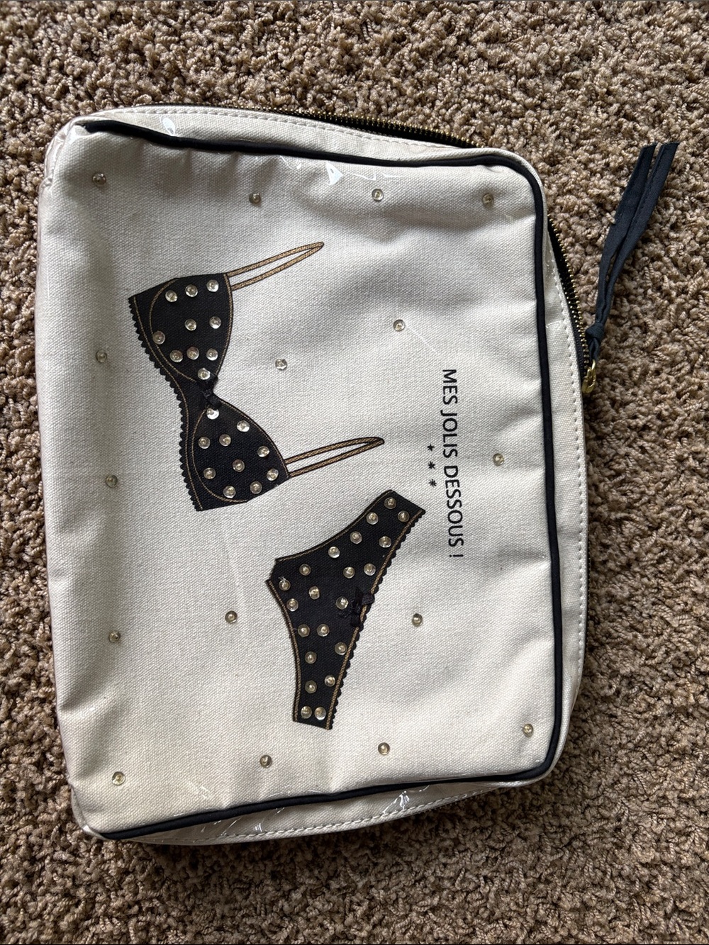 Petite Mendigote White Canvas Lingerie Pouch with Black Studded Bikini Graphic 🌟